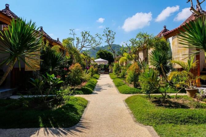 Bungalow And Restaurant Anda Kuta  Bagian luar foto